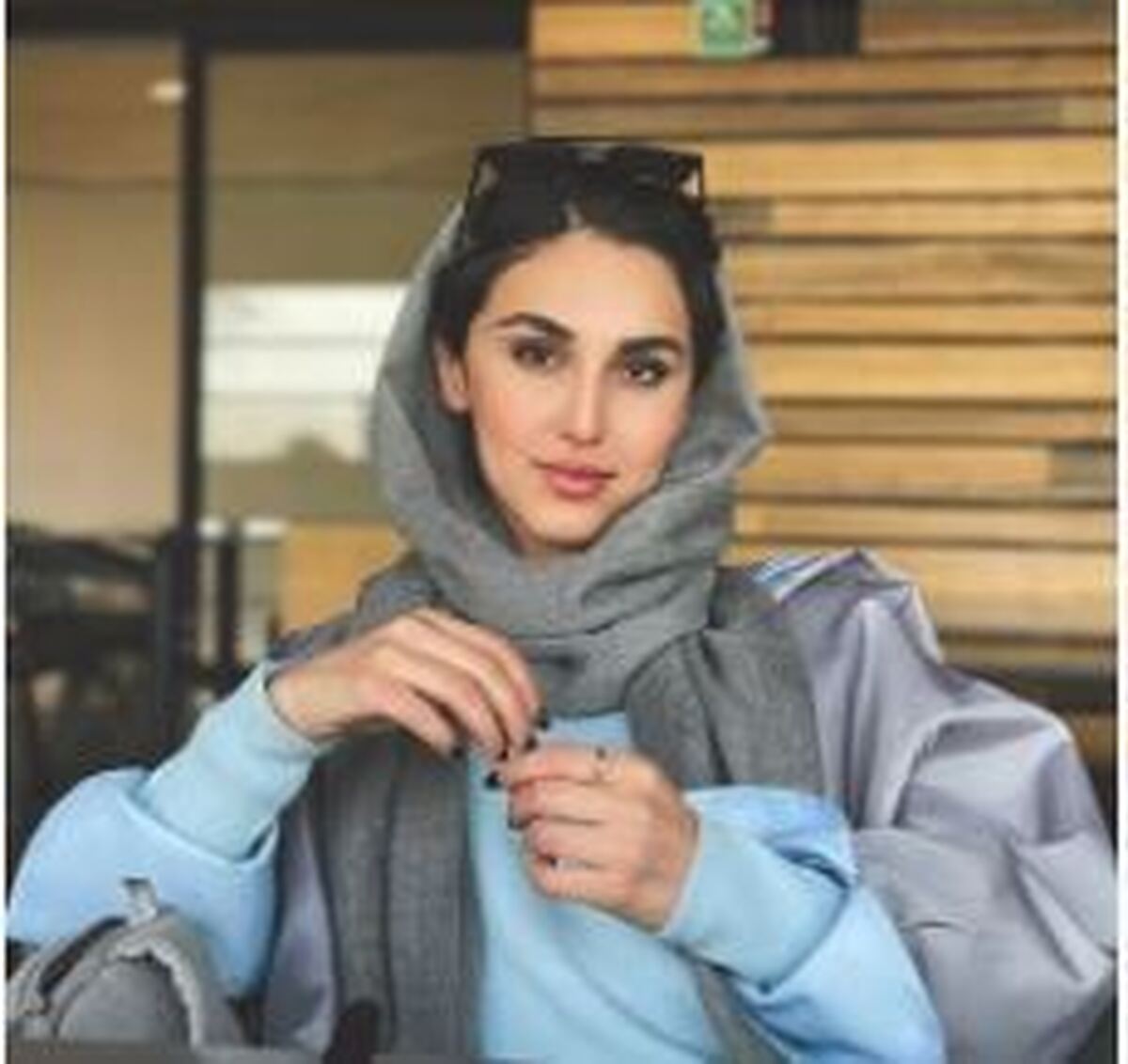 ژست ماتم زده نگار نیکدل در کنار پنجره وایرال شد
