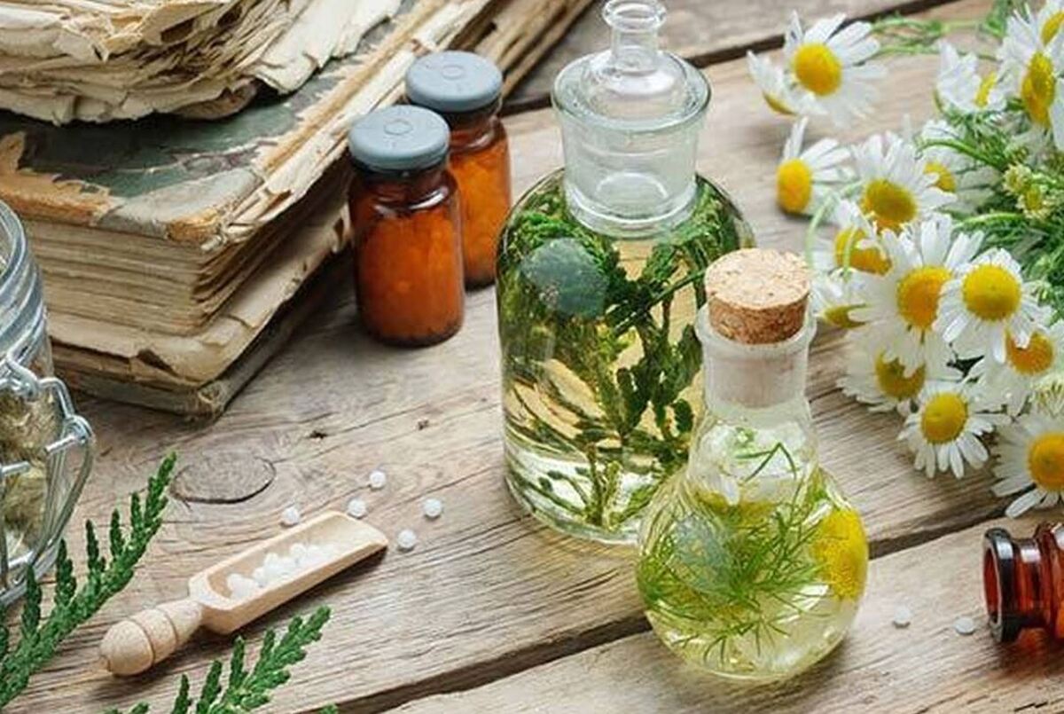 به کمک این عرقیات و دمنوش‌ها استرس و اضطراب تان را کاهش دهید