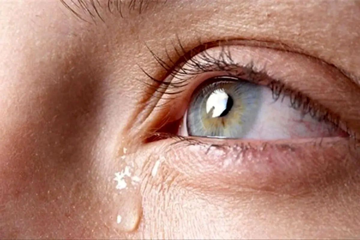 اشک به چه دلیلی ایجاد میشود؟