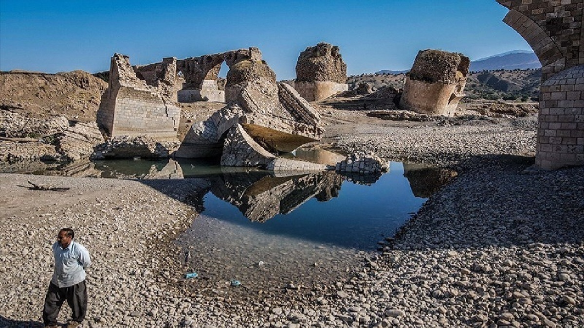 خشک شدن رودخانه کشکان؛ فاجعه‌ای زیست محیطی برای باغات و آبزیان