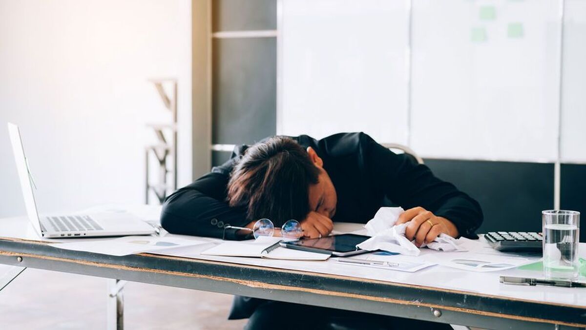 دیوار‌های سفید و دفاتر روشن برای چشم خطرناک هستند