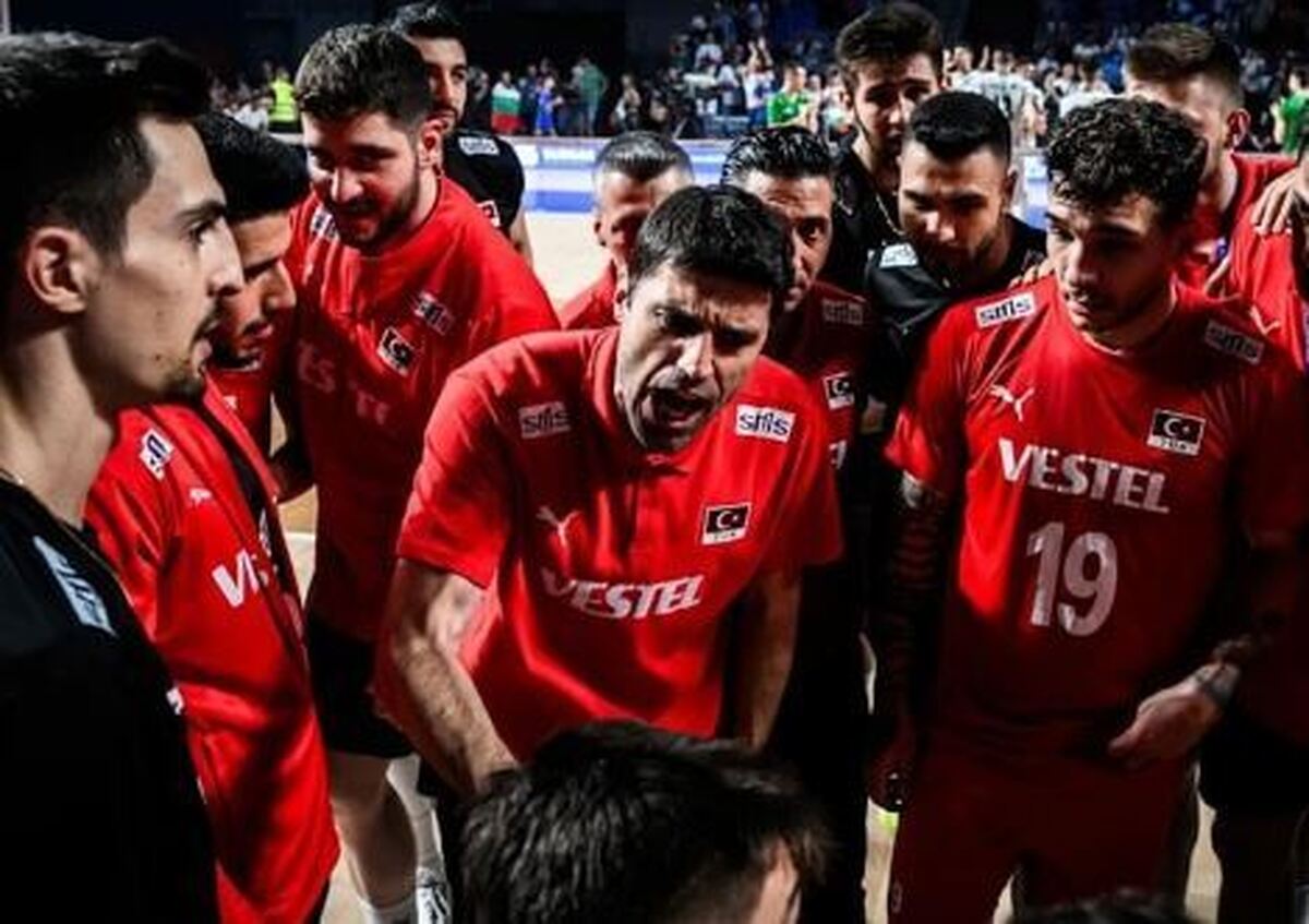 سرمربی تیم ملی والیبال ترکیه اخراج شد