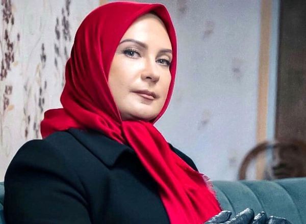 لعیا زنگنه قصد پیر شدن ندارد/خانم بازیگر قوانین فیزیک را به هم ریخت! +عکس