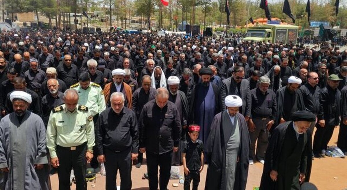 نماز ظهر عاشورا در بیرجند اقامه شد