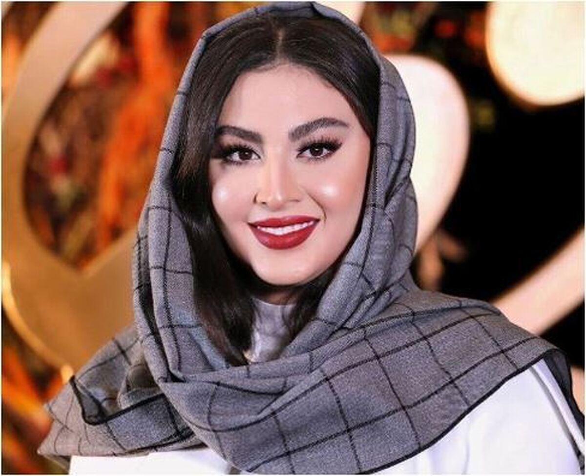 سلفی سیاه و سفید و دلبرانه مریم مومن در ماشین گران قیمتش پر بازدید شد+عکس
