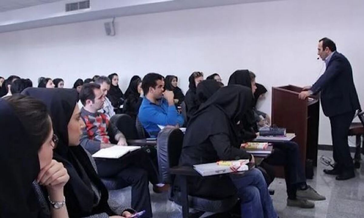 تصویب استفاده از ظرفیت اساتید بازنشسته در دانشگاه‌های غیر انتفاعی
