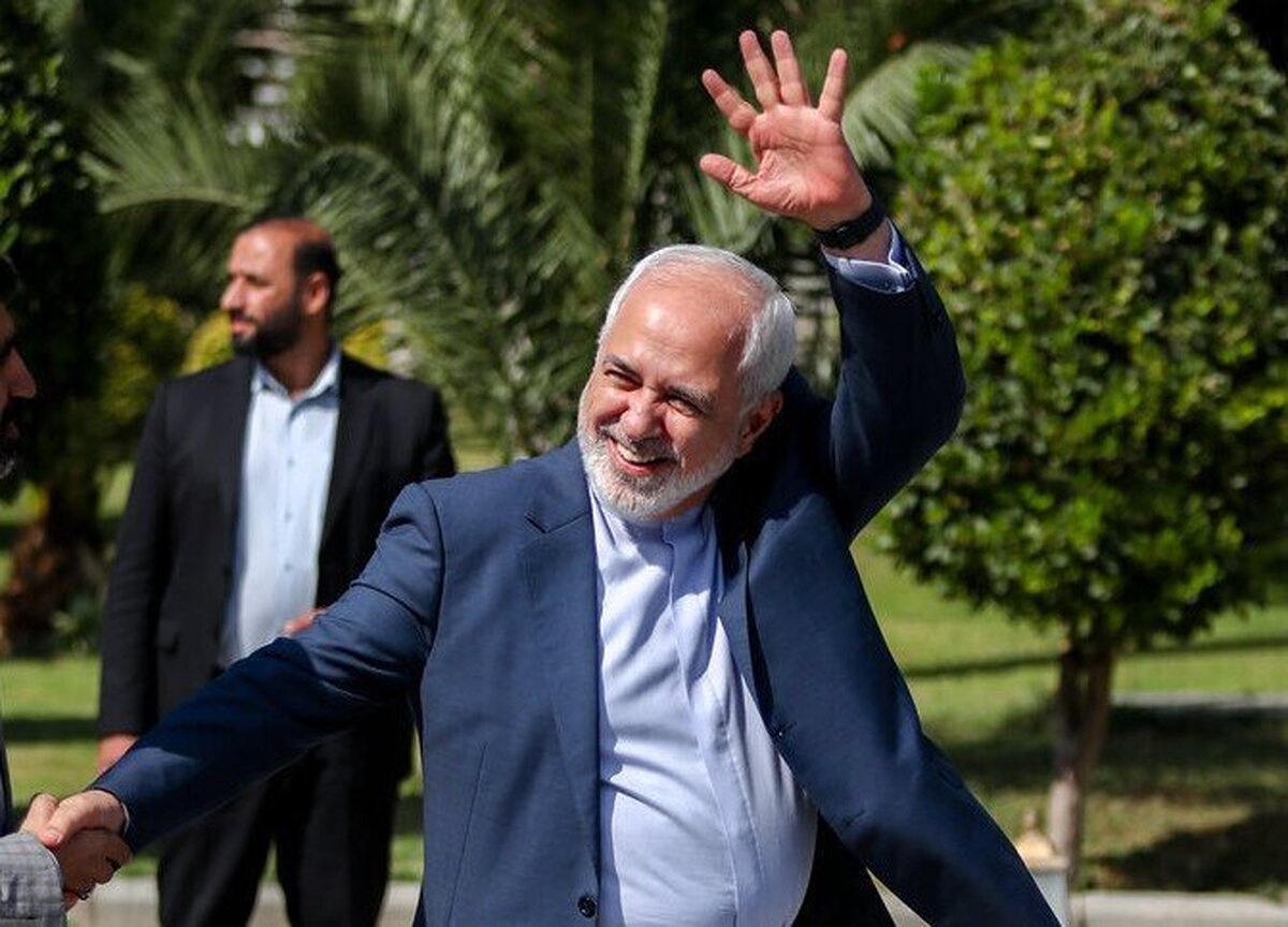 پیام ظریف به مناسبت عاشورا:هنوز برخی بر طبل اختلاف می‌کوبند
