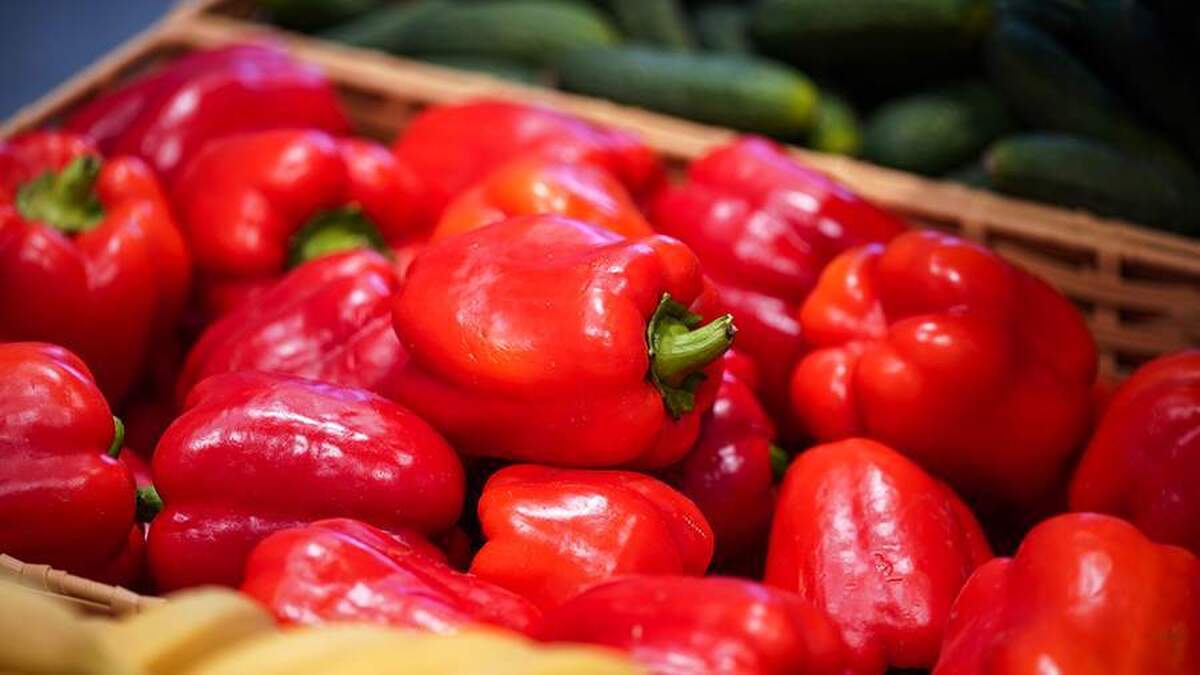 فایننشال تایمز از تهدید آمریکا برای اعمال تعرفه ۱۷ درصدی بر محصولات کشاورزی اتحادیه اروپا خبر داد