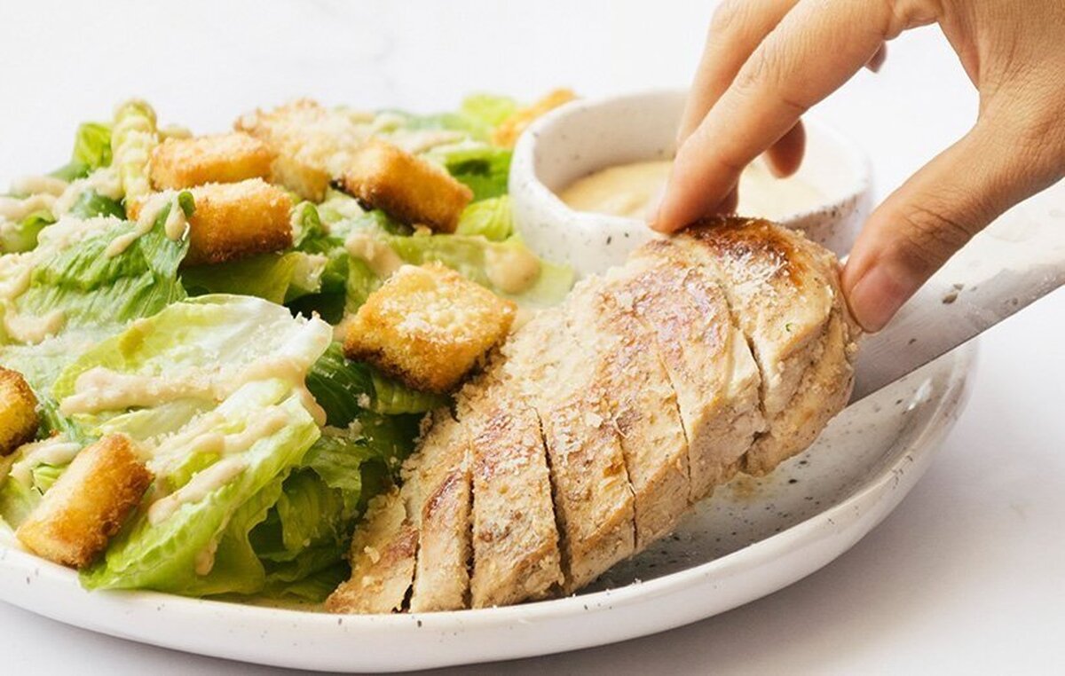 نگاهی به مزایایی سالاد سزار در صد و یکمین سالگرد ابداع این سالاد