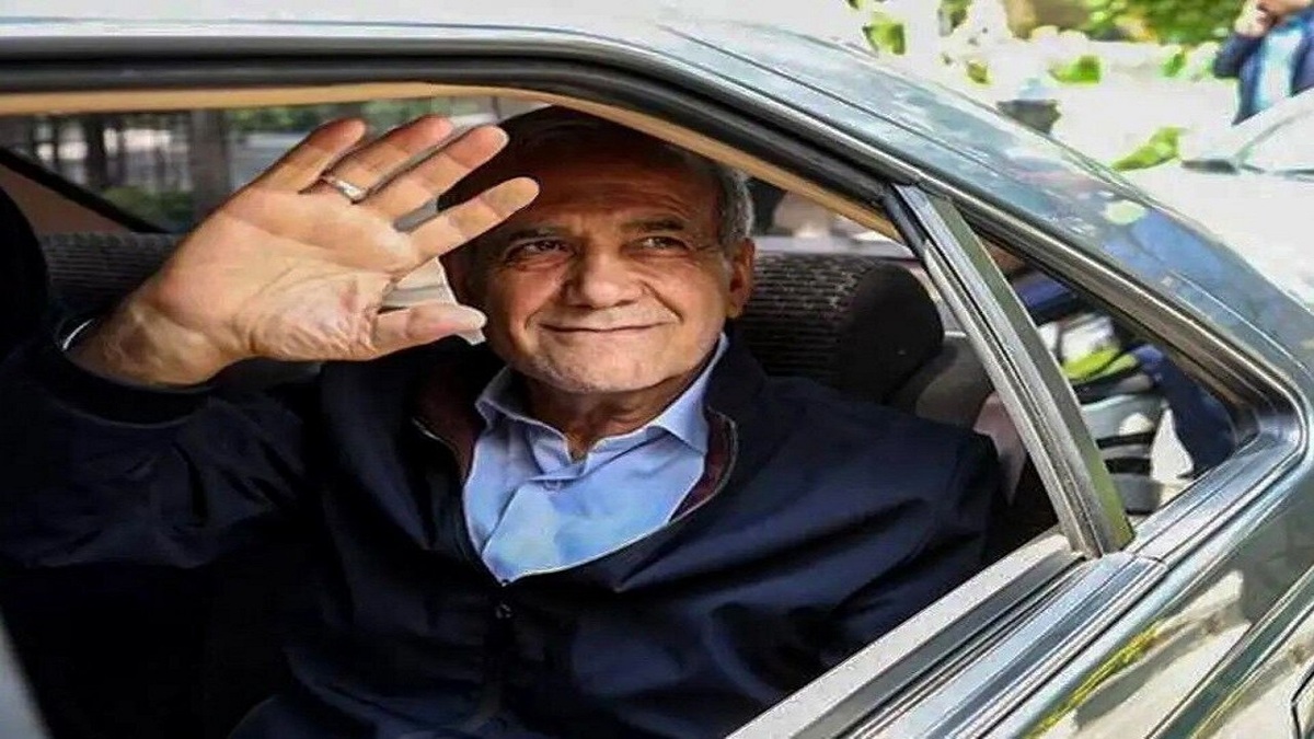 رئیس جمهور وارد گیلان شد