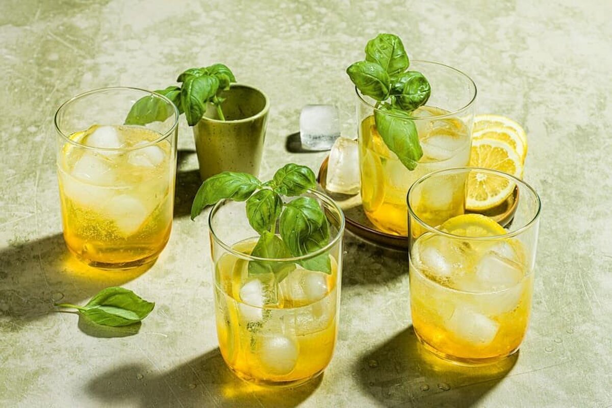 جلاب لیمویی شربتی برای رهایی از تهوع ناشی از آفتاب!