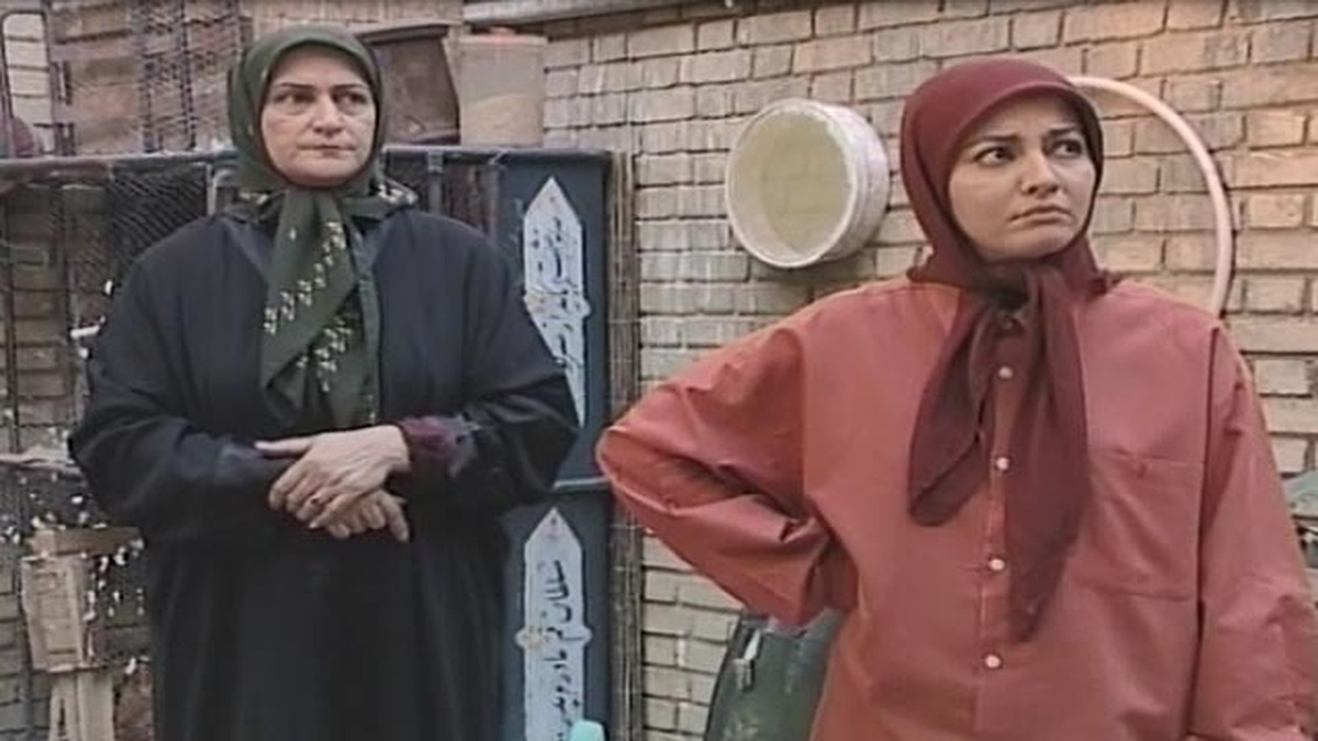 کیک سالگرد ازدواج لاکچری آناهیتا همتی با عکس خودش و آقای دکتر!