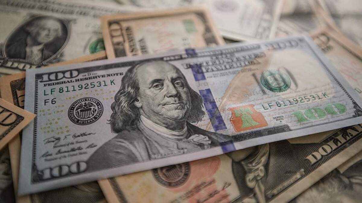 دیمیتریف به کاهش سهم دلار و یورو در ذخایر بین‌المللی اشاره کرد.