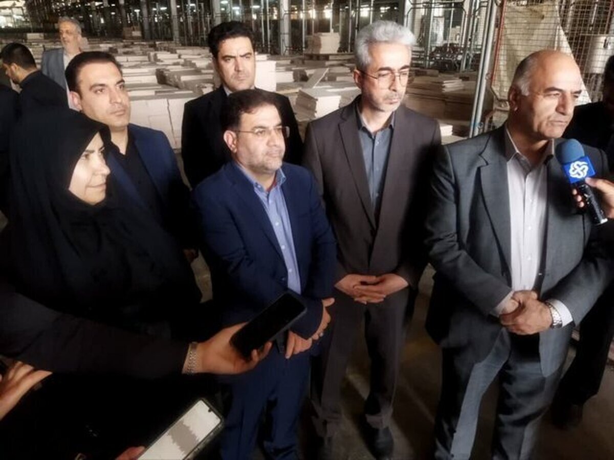 دو رکن اساسی اقتصاد کشور مهار تورم و رشد اقتصادی است