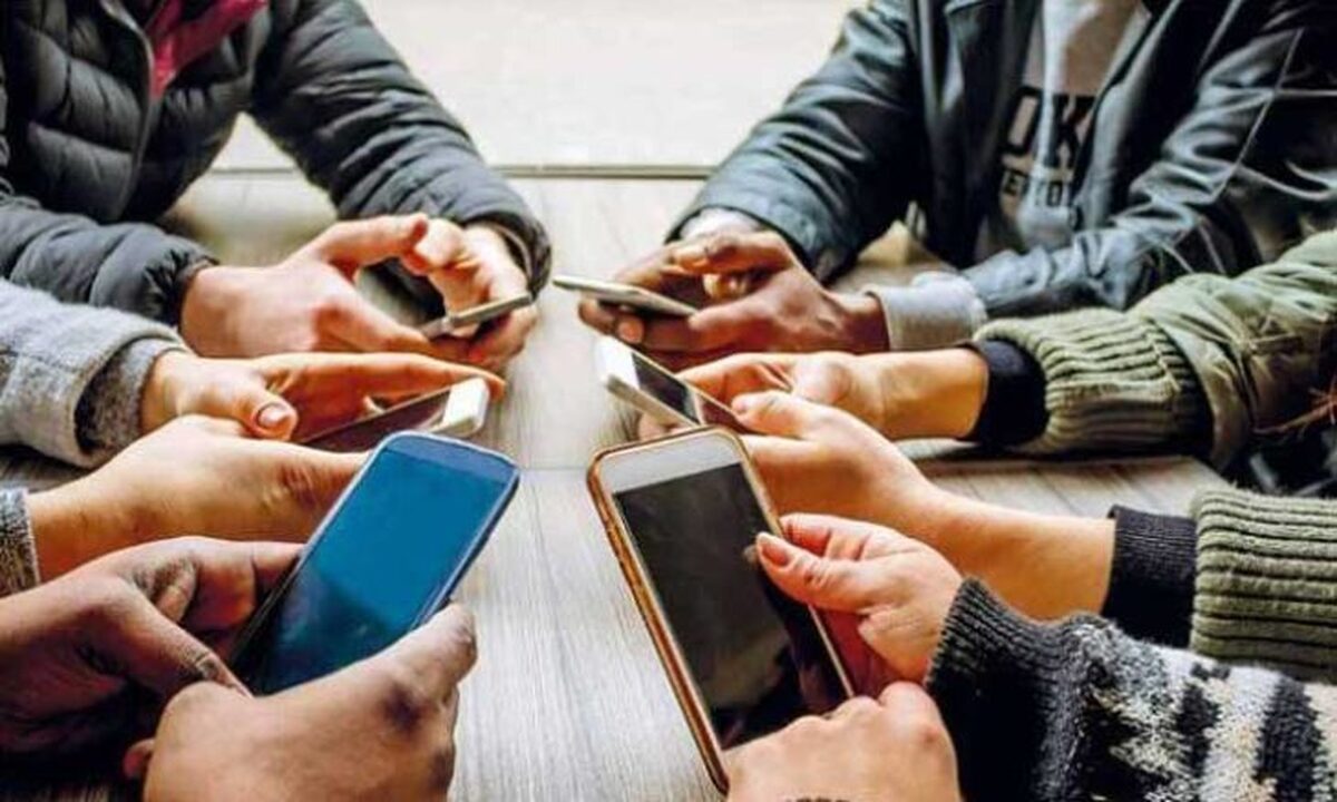 نظرسنجی: اکثر آلمانی‌ها از محدود کردن استفاده از تلفن همراه در مدارس حمایت می‌کنند