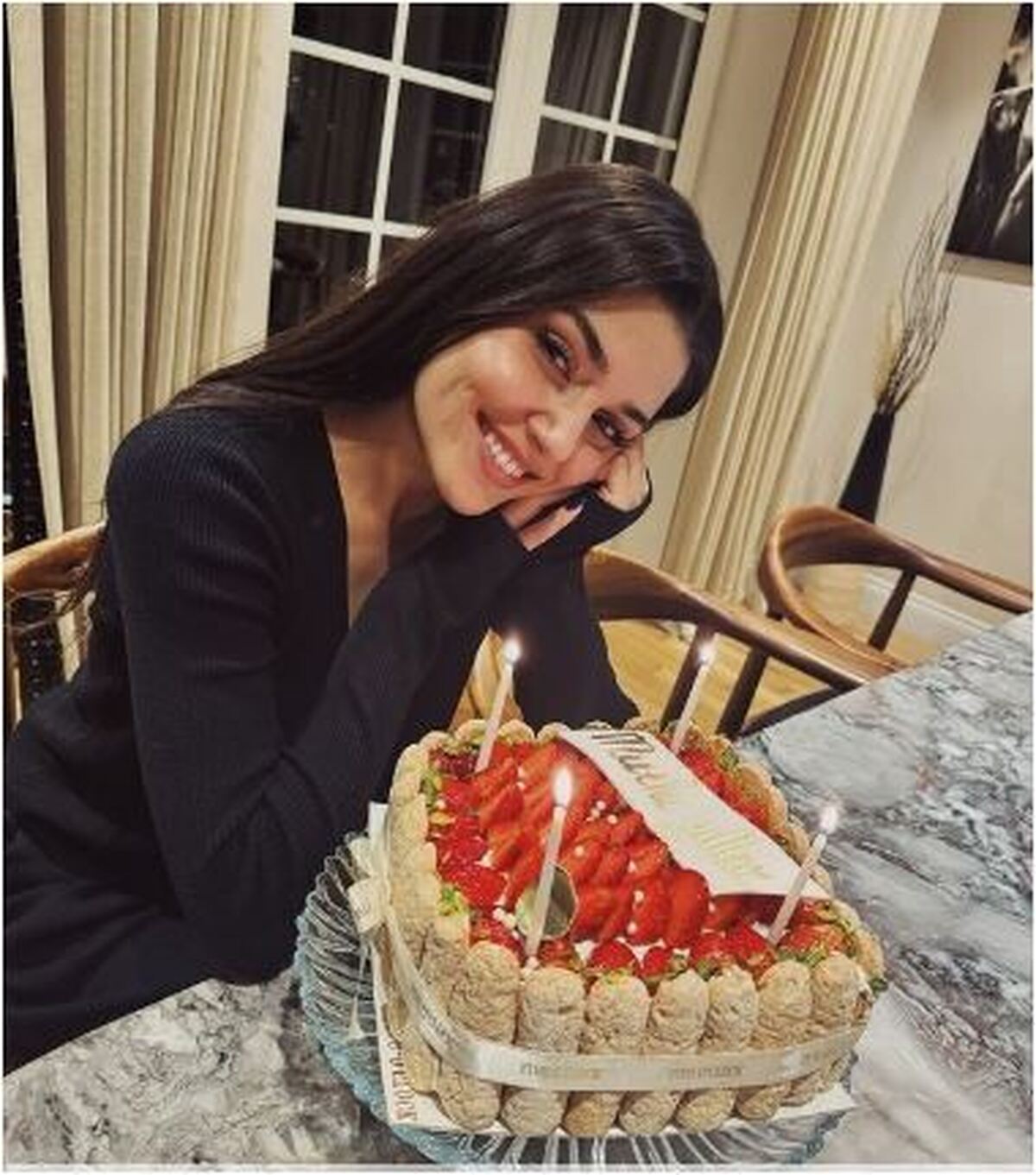 مروری بر خاص‌ترین سورپرایز‌های تولد هانده ارچل با کیک‌های لاکچری!