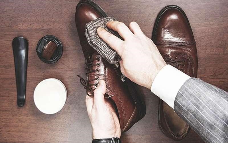 نکاتی کاربردی برای تمیز کردن و سالم نگه داشتن کفش چرم!