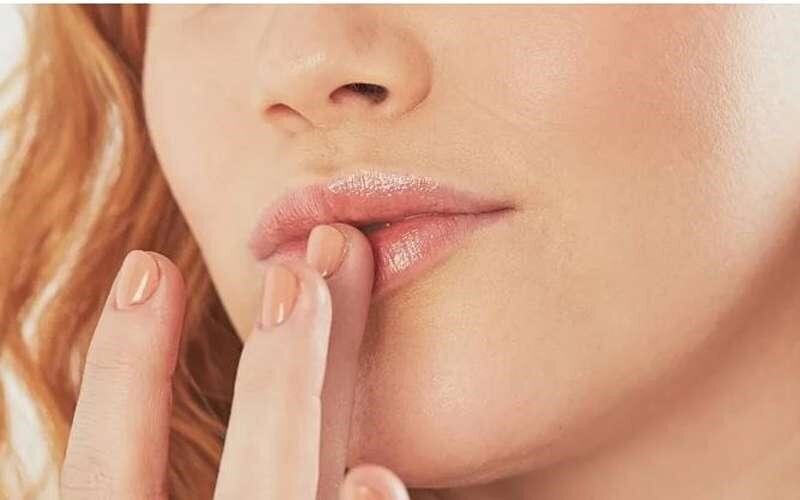 لایه‌برداری ملایم لب‌ها با ۴ اسکراب خانگی