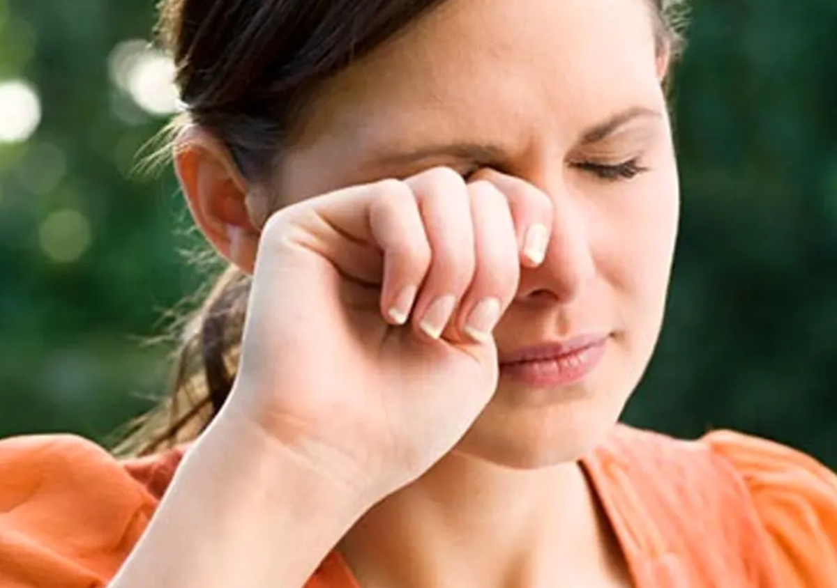 چگونه عادت مالش چشم را ترک کنیم؟