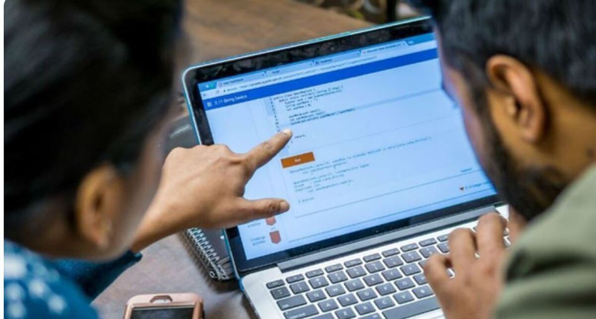 فراخوان‌های مختلف برای حمایت از صنایع خلاق در جهت دفاع از ایران