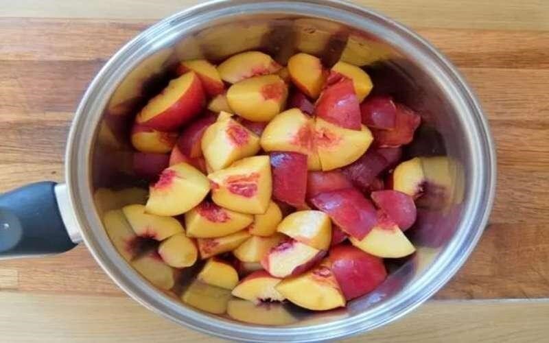 طرز تهیه لواشک شلیل با طعم بهشتی در منزل!