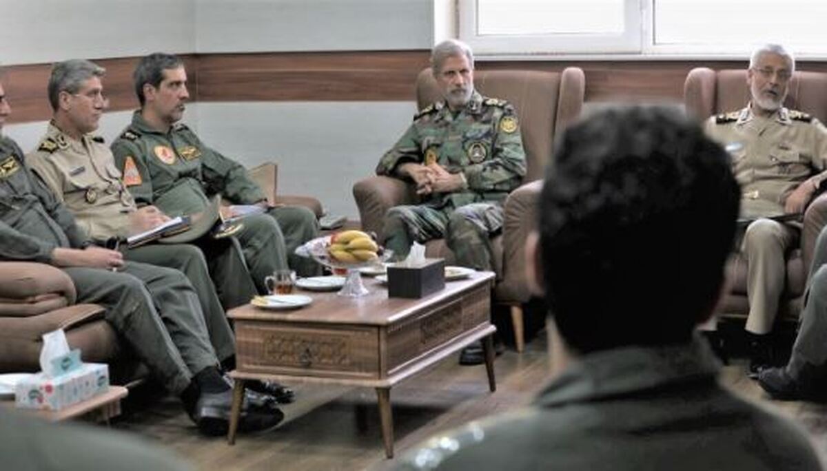 فرمانده کل ارتش: اجازه نخواهیم داد یک وجب از خاک ایران از آن جدا شود