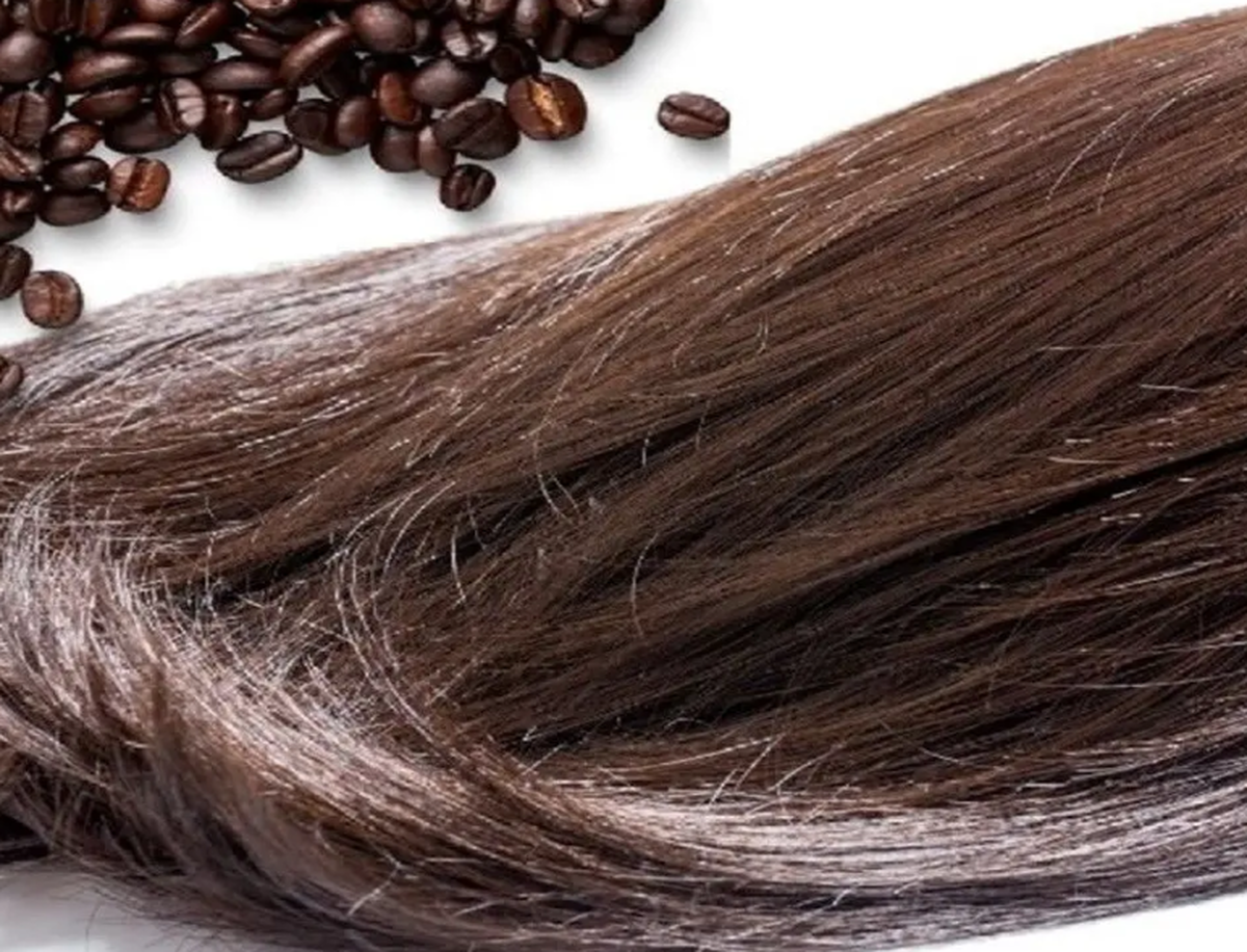 میتوانیم از کافئین برای مو استفاده کنیم؟