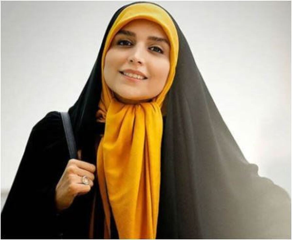 عکس یادگاری مجری معروف در یک لوکیشن معروف پاریس/استایل غرور آفرینش را ببینید فقط