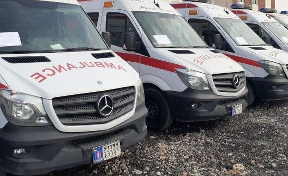 خریداری پنج دستگاه آمبولانس توسط شرکت پالایش نفت آبادان واهدای آن به بیمارستان امام خمینی (ره)