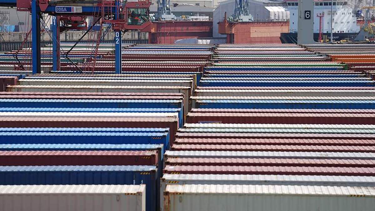 سیجارتو فون در لاین را مسئول اعمال تعرفه‌های آمریکا بر کالا‌های اتحادیه اروپا می‌داند