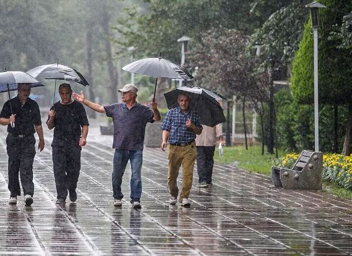 رگبار باران و رعد و برق در ۱۵ استان