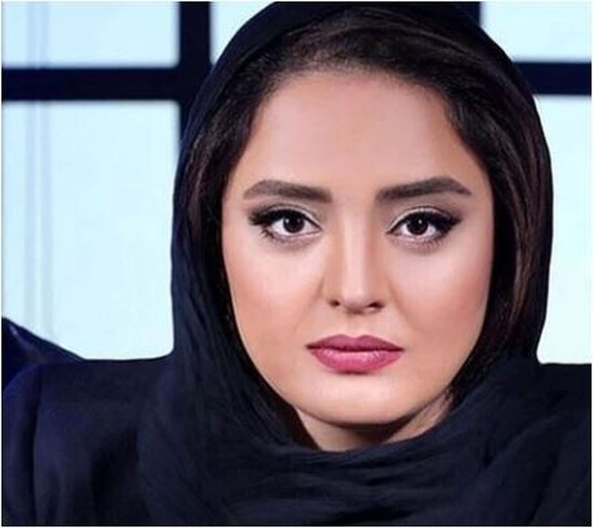 رونمایی نرگس محمدی از استایل دلنشین تابستانی اش با رنگ جیغ و خاص!