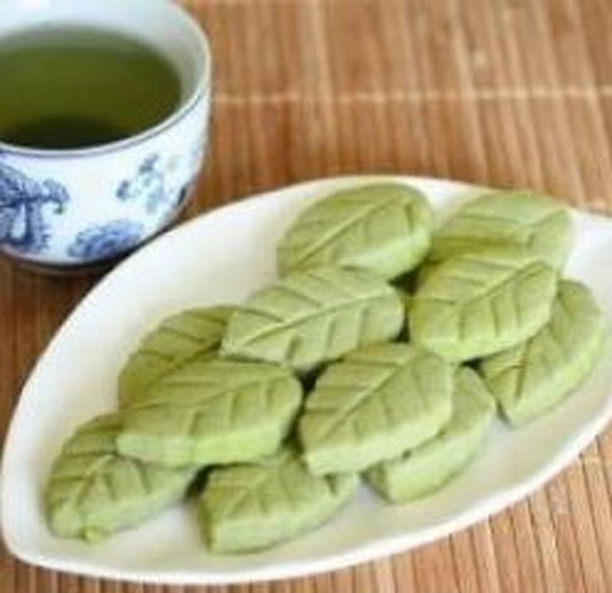 رسپی پخت بیسکوئیت رژیمی و خوشرنگ چای سبز