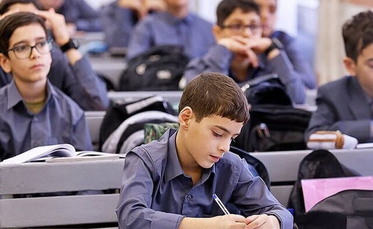 هیچ دانش‌آموزی نباید به خاطر فقر از تحصیل باز بماند