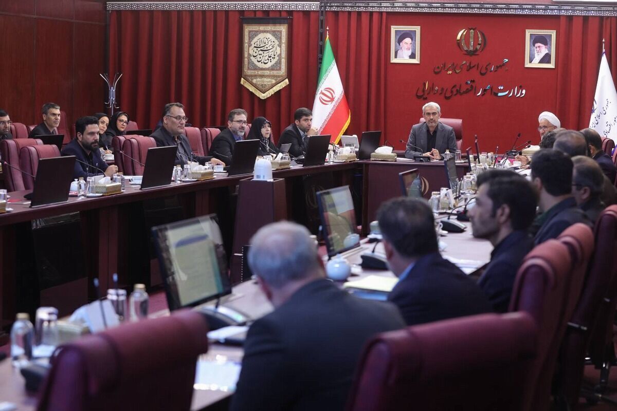 وزیر امور اقتصاد از فروش زندان عادل‌آباد خبر داد