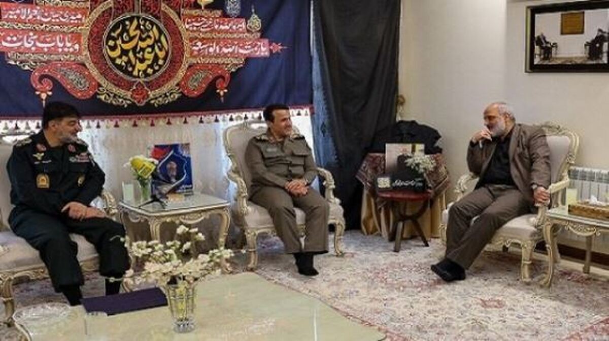 سردار رادان با خانواده شهید طهرانچی دیدار کرد