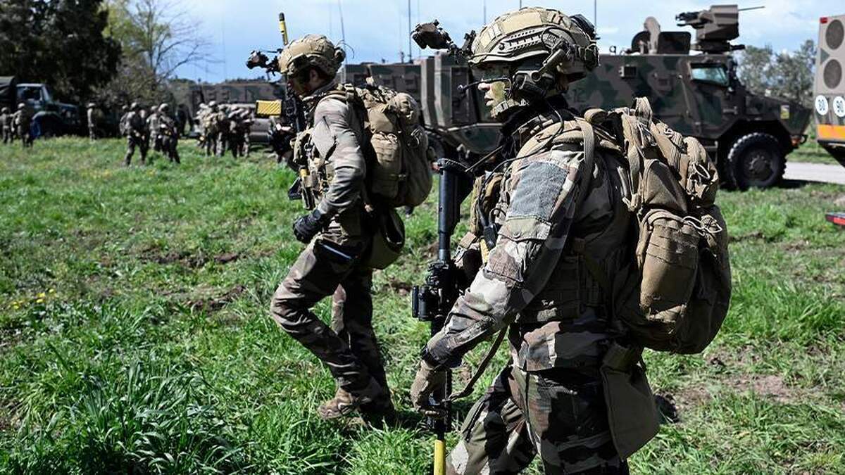 کارشناس به قابلیت‌های دفاعی محدود فرانسه در رقابت با آمریکا اشاره می‌کند
