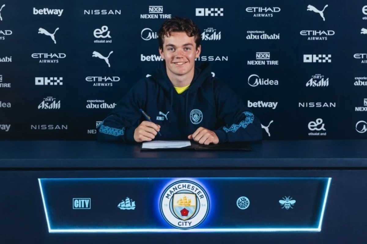 منچسترسیتی از امضای قرارداد با یک هافبک جدید خبر داد