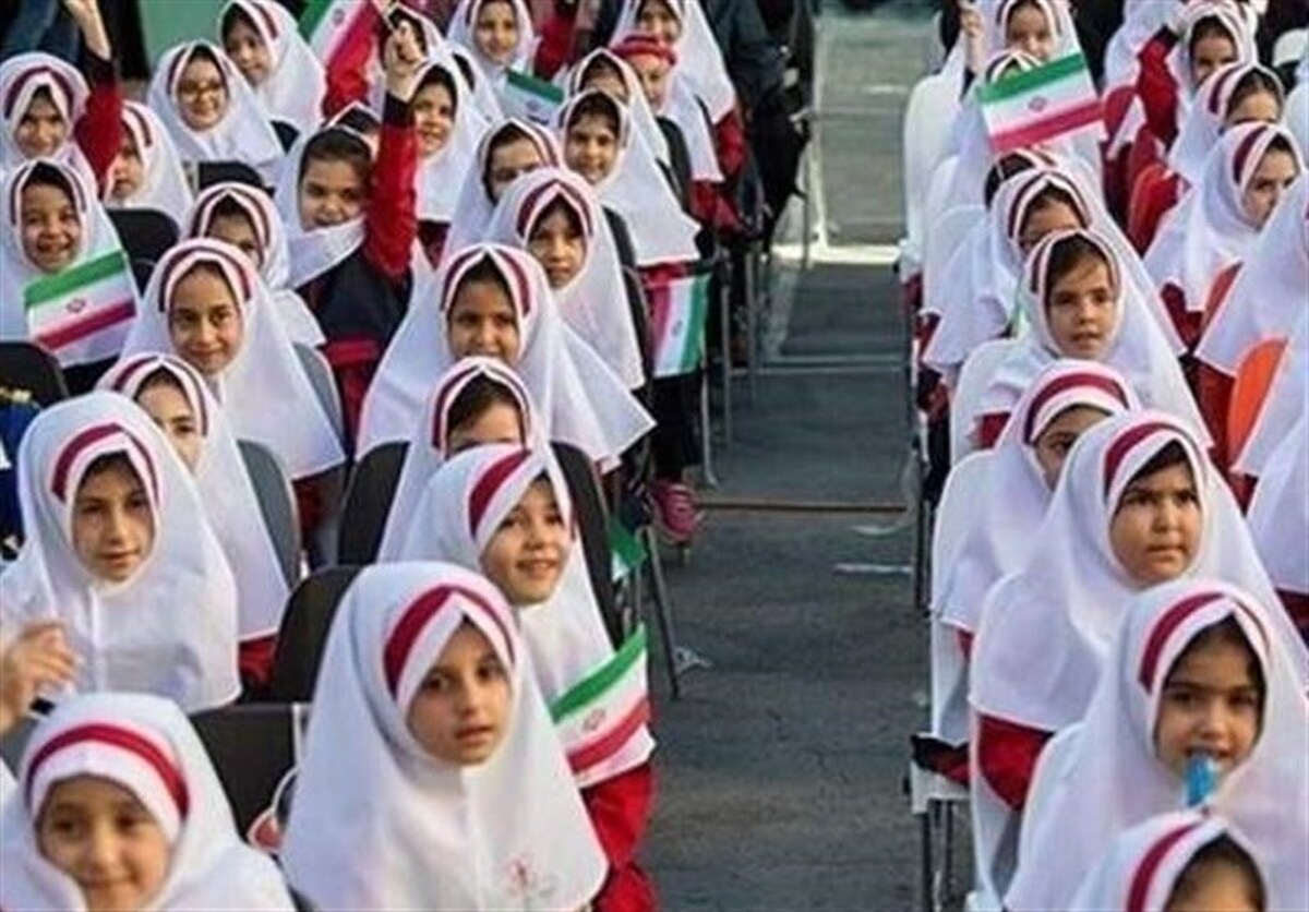 پشتیبانی آموزشی از ۱۰ هزار دانش‌آموز نیازمند در لرستان