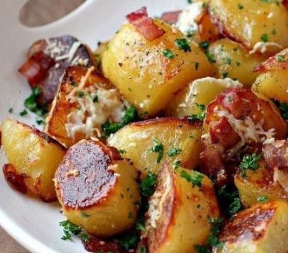 برای شام این خوراک ساده اما لذیذ و پرطرفدار را با سوسیس آماده کنید