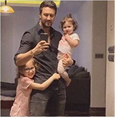 باز هم بازیگوشی‌های دختر‌های شیطون شاهرخ استخری/اتاق خواب به هم ریخته بچه‌ها ینی سلامتی و شادابی بچه ها+عکس
