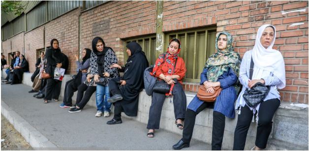تصاویر تامل بر انگیز از خانواده‌هایی که نگران آینده فرزندان خود هستند