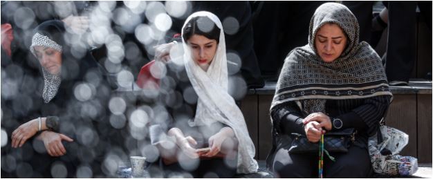 تصاویر تامل بر انگیز از خانواده‌هایی که نگران آینده فرزندان خود هستند