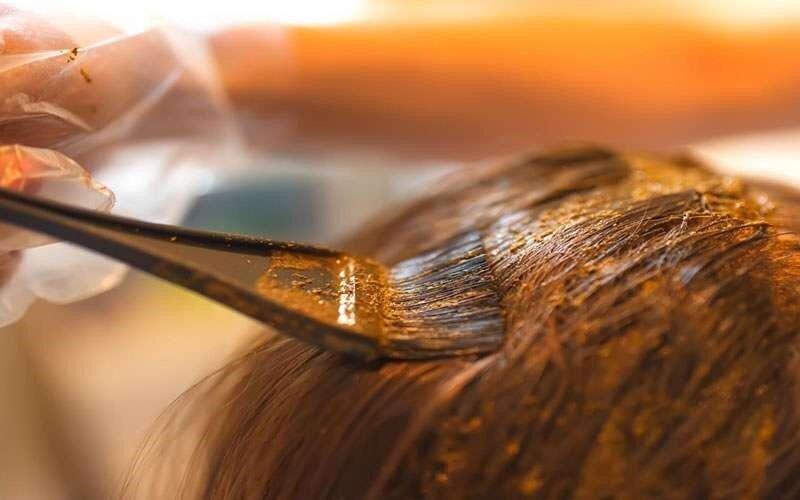 چرا قدیمی‌ها از حنا برای رنگ مو استفاده می‌کردند؟