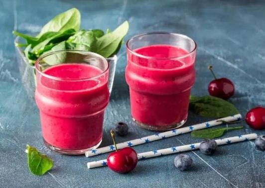 اسموتی مولن رژ؛ یک نوشیدنی کافه‌ای ملس برای روز‌های گرم تابستانی!