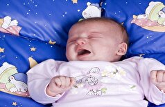چرا بعضی از نوزادان مدام گریه می‌کنند؟