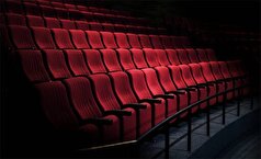 اجرای یک نمایش آئینی و مذهبی