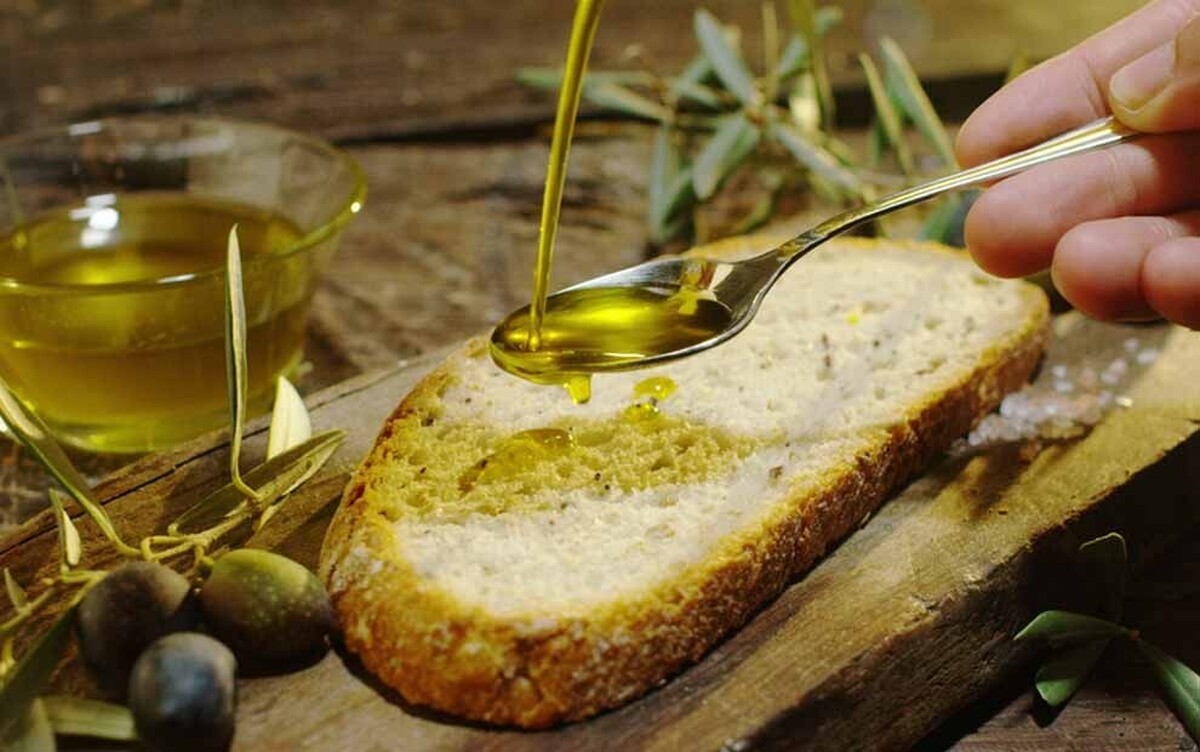 یک قاشق روغن زیتون در رژیم غذایی شما معجزه میکند!