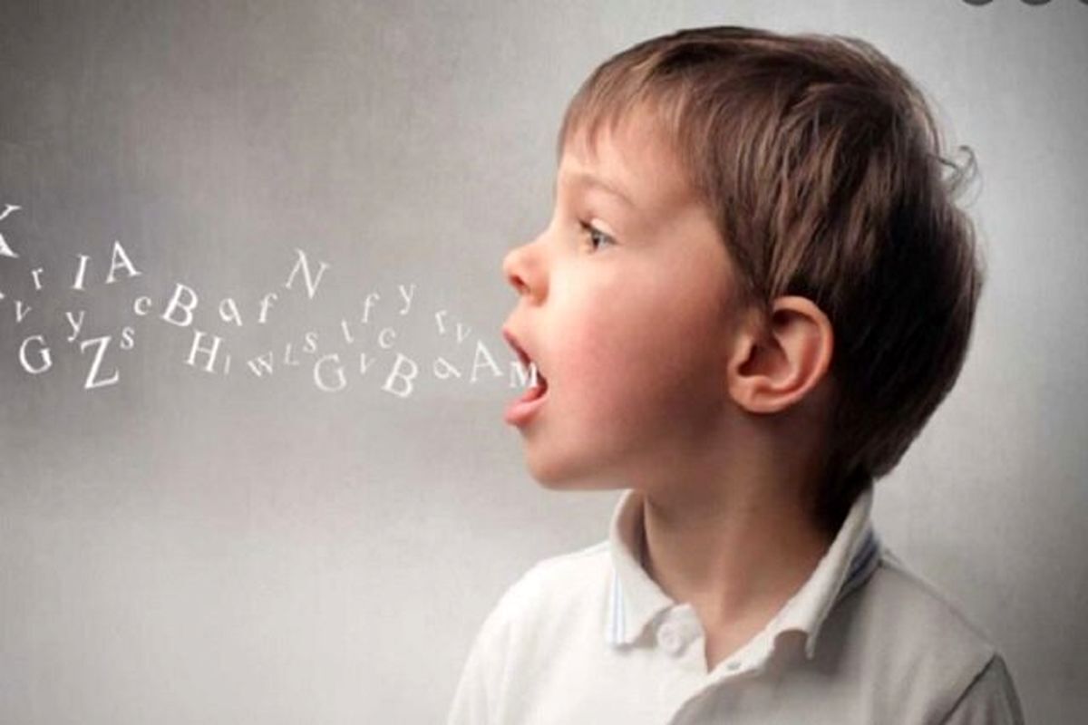 چرا بعضی کودکان دیر به حرف می‌آیند؟