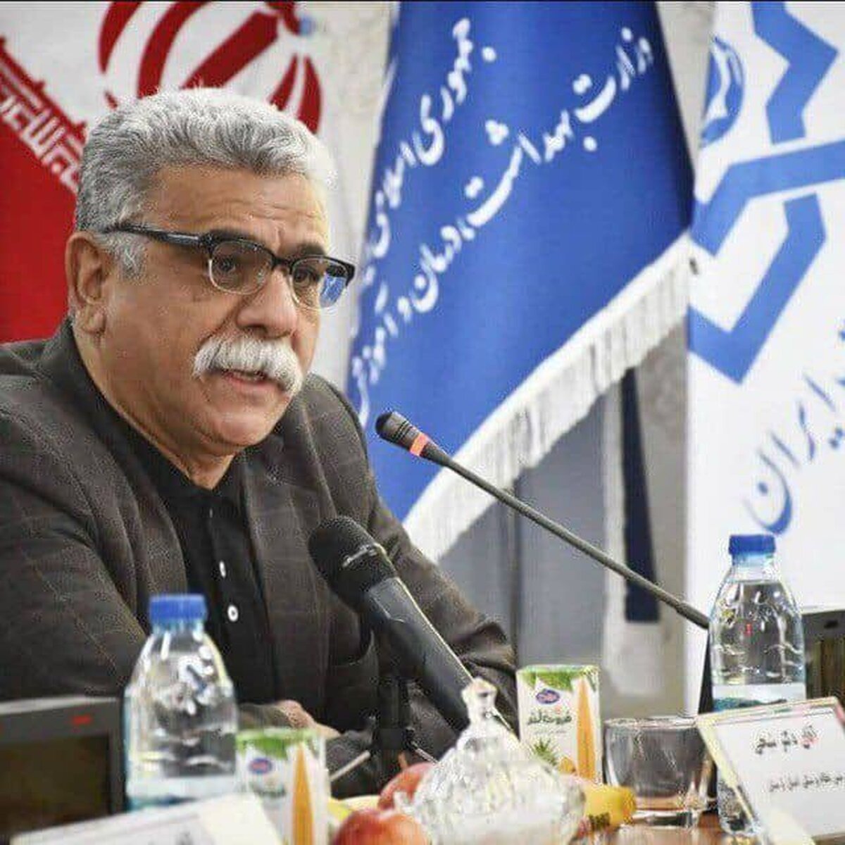 تشکیل کمیته کادر درمان و پزشکان متخصص برای ارائه خدمات بهتر به شهروندان